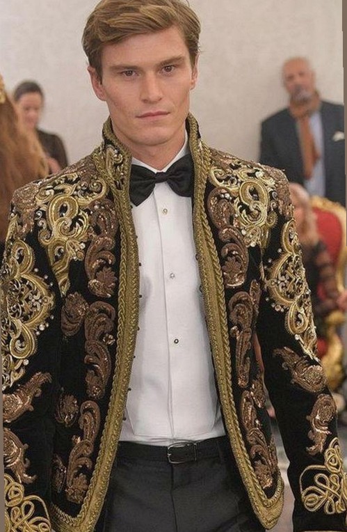 娱乐圈最新热点事件深度解析：吃瓜背后的多维视角