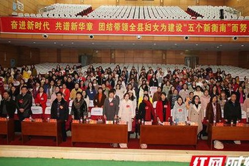 从甜蜜瓜田到狂欢盛宴：娱乐圈多端访问的吃瓜新视角