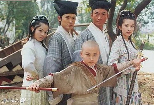 直播吃瓜热潮背后：娱乐圈真相与网友调侃的反差